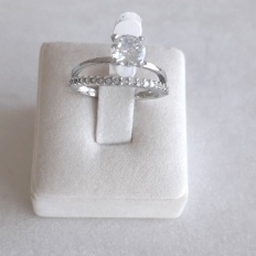 Silver ring with zirconia