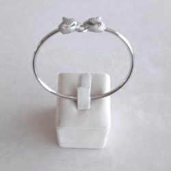 Silver bracelet with zirconia